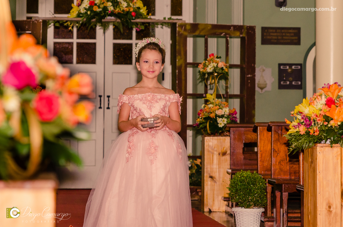 casamento, noivo, pai do noivo, terno, sapato, cinto, vestido, noiva, mae da noiva, brinco, anel, cabelo, maquiagem, salão de beleza, cabeleireiro, flor, buque, rosa, madrinha, ensaio, festa, fotografo, fotografia, caçador, igreja, catedral sao francisco