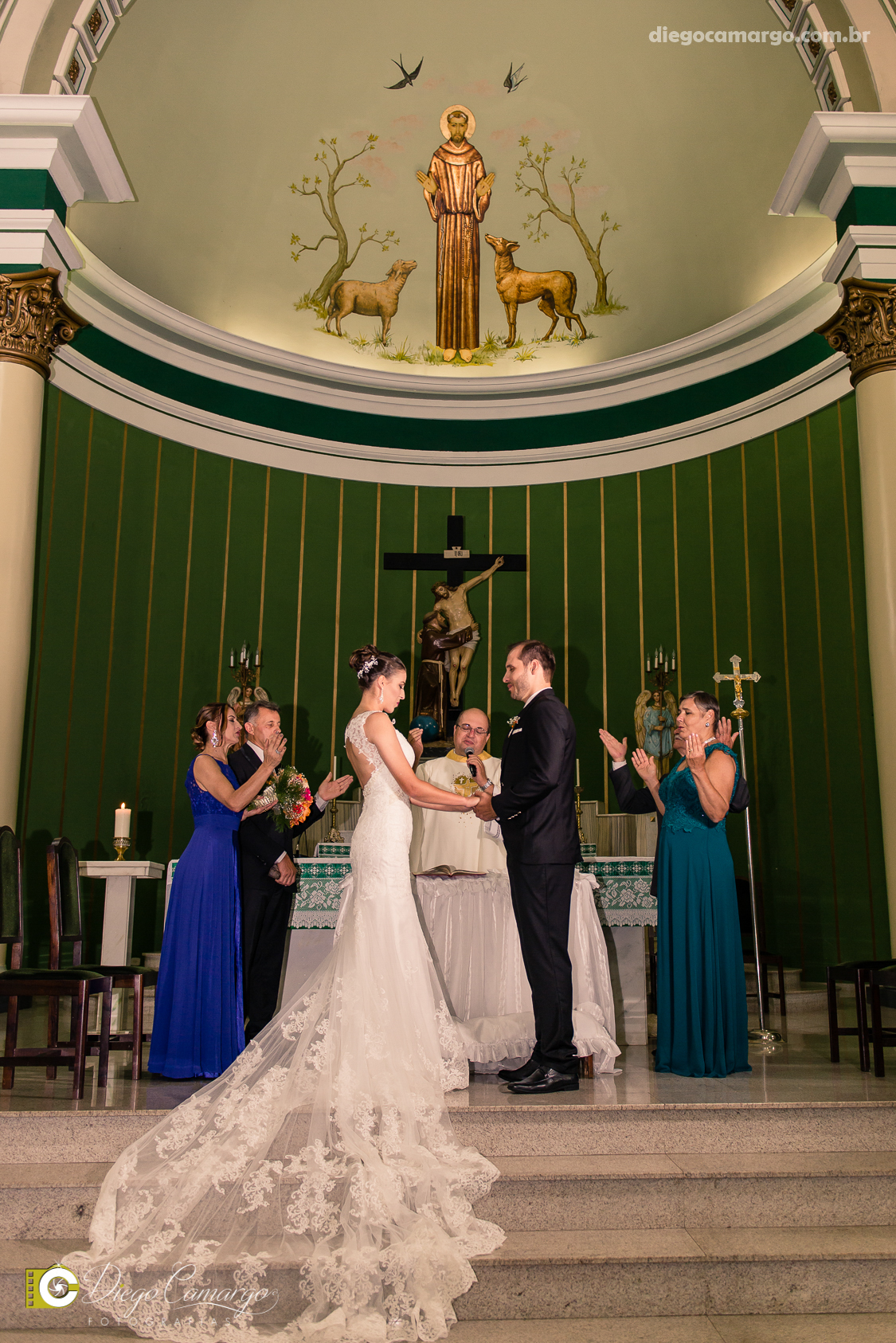 casamento, noivo, pai do noivo, terno, sapato, cinto, vestido, noiva, mae da noiva, brinco, anel, cabelo, maquiagem, salão de beleza, cabeleireiro, flor, buque, rosa, madrinha, ensaio, festa, fotografo, fotografia, caçador, igreja, catedral sao francisco