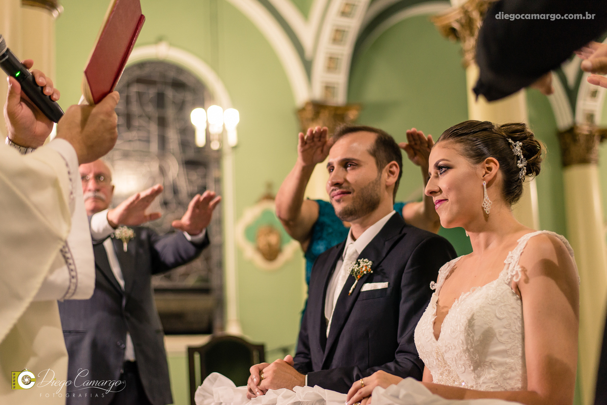 casamento, noivo, pai do noivo, terno, sapato, cinto, vestido, noiva, mae da noiva, brinco, anel, cabelo, maquiagem, salão de beleza, cabeleireiro, flor, buque, rosa, madrinha, ensaio, festa, fotografo, fotografia, caçador, igreja, catedral sao francisco