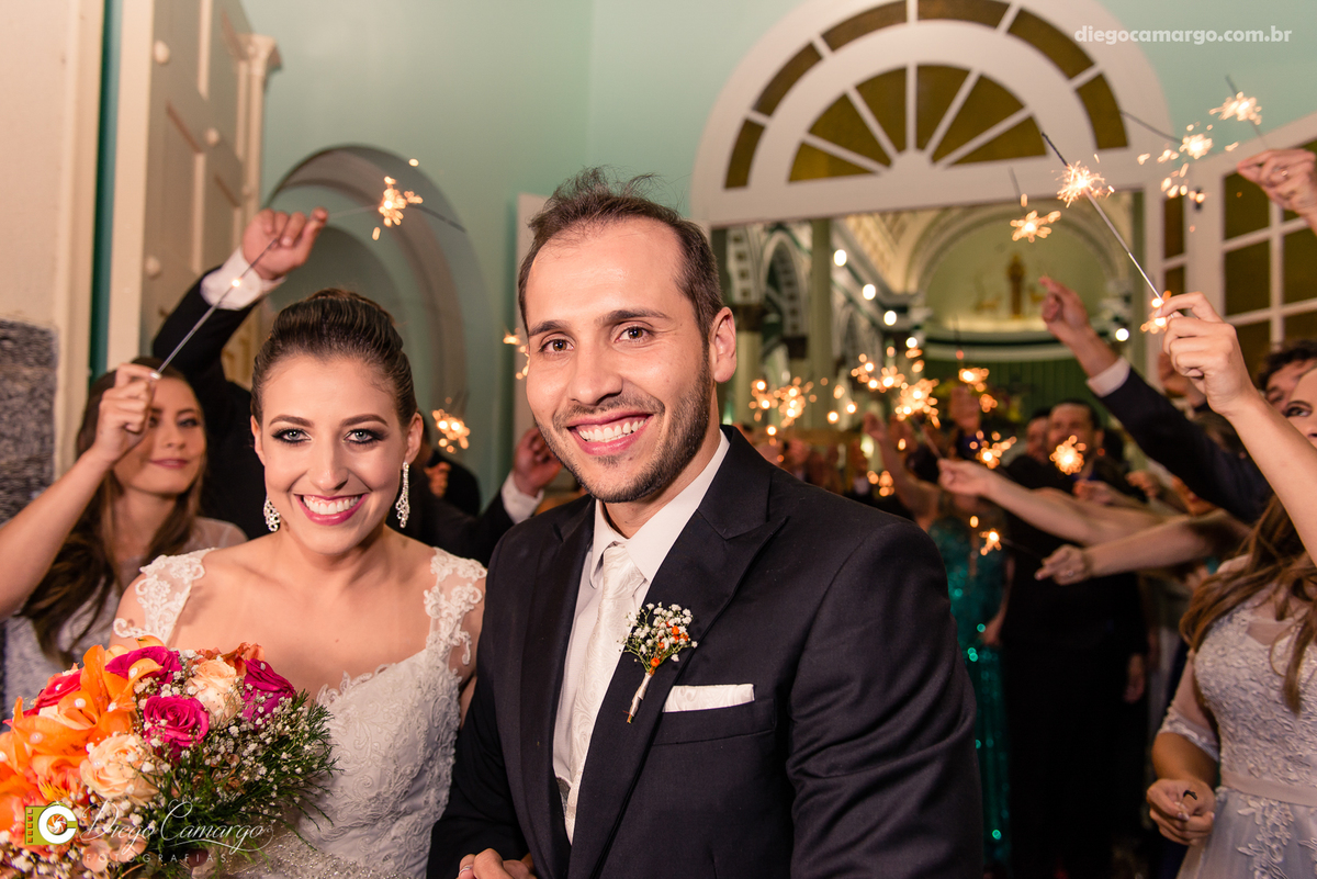 casamento, noivo, pai do noivo, terno, sapato, cinto, vestido, noiva, mae da noiva, brinco, anel, cabelo, maquiagem, salão de beleza, cabeleireiro, flor, buque, rosa, madrinha, ensaio, festa, fotografo, fotografia, caçador, igreja, catedral sao francisco