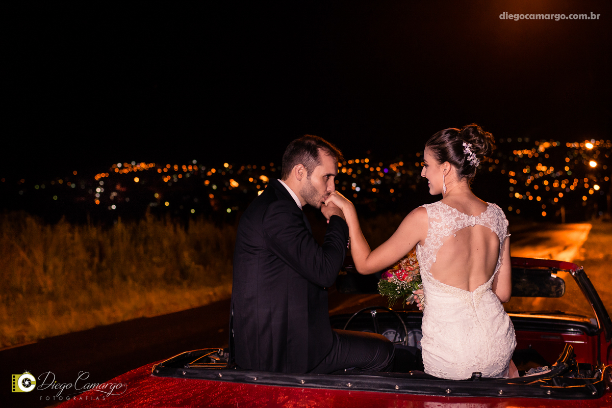 casamento, noivo, pai do noivo, terno, sapato, cinto, vestido, noiva, mae da noiva, brinco, anel, cabelo, maquiagem, salão de beleza, cabeleireiro, flor, buque, rosa, madrinha, ensaio, festa, fotografo, fotografia, caçador, igreja, catedral sao francisco