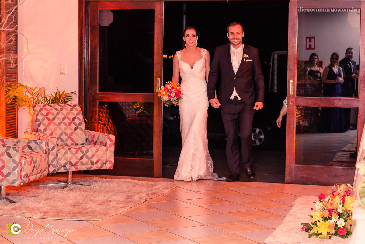 casamento, noivo, pai do noivo, terno, sapato, cinto, vestido, noiva, mae da noiva, brinco, anel, cabelo, maquiagem, salão de beleza, cabeleireiro, flor, buque, rosa, madrinha, ensaio, festa, fotografo, fotografia, caçador, igreja, catedral sao francisco