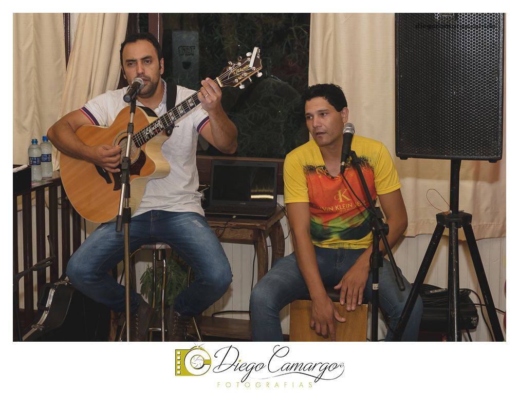 Bem Vindo à Pizzaria da Clara Helena!!!  Foi desta forma que os convidados foram recebidos na festa de comemoração ao Primeiro aninho de vida da Clara Helena. Familiares e amigos se reuniram na Sede Social da Adami S/A para comemorar 