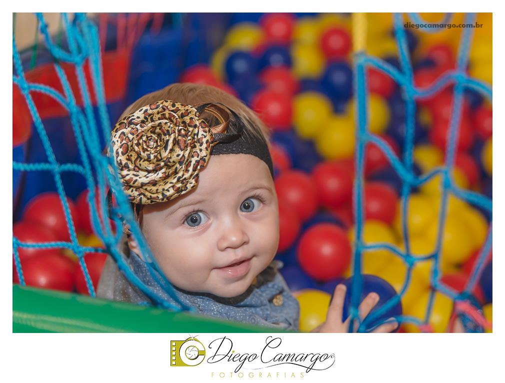 Bem Vindo à Pizzaria da Clara Helena!!!  Foi desta forma que os convidados foram recebidos na festa de comemoração ao Primeiro aninho de vida da Clara Helena. Familiares e amigos se reuniram na Sede Social da Adami S/A para comemorar 