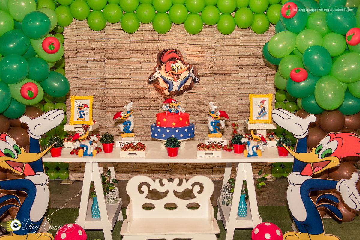 aniversario, quiosque scolaro, cacador, pica pau, linha cara, bolo, presente, docinho, salgado, brincadeira, ferias, festa, criança, pula pula, brigadeiro, decoração, escorrega, mágico