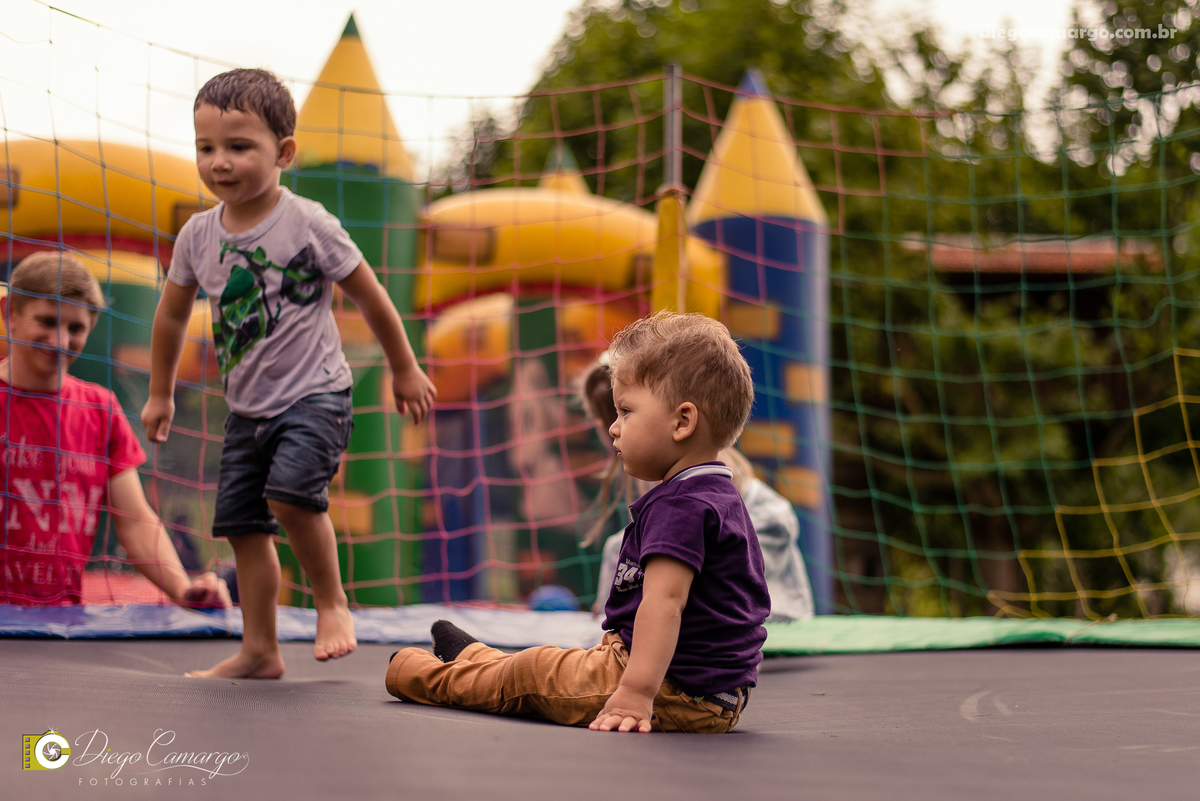 aniversario, quiosque scolaro, cacador, pica pau, linha cara, bolo, presente, docinho, salgado, brincadeira, ferias, festa, criança, pula pula, brigadeiro, decoração, escorrega, mágico