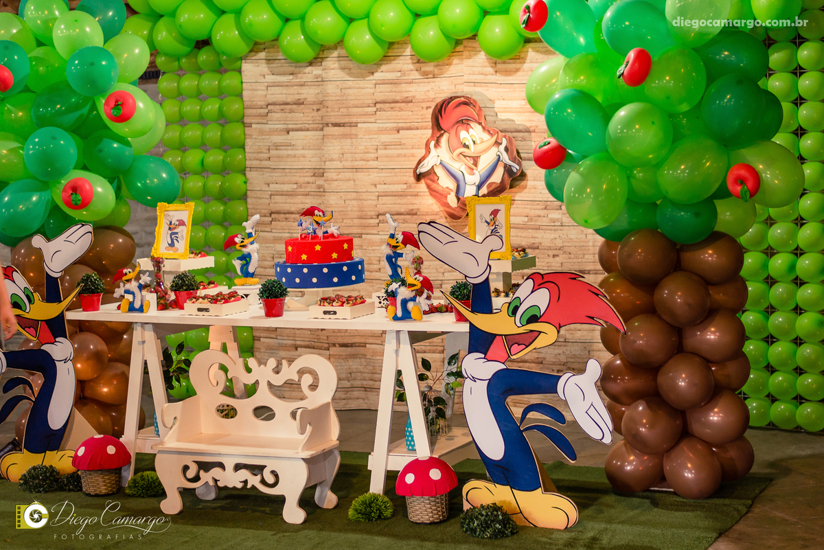 aniversario, quiosque scolaro, cacador, pica pau, linha cara, bolo, presente, docinho, salgado, brincadeira, ferias, festa, criança, pula pula, brigadeiro, decoração, escorrega, mágico