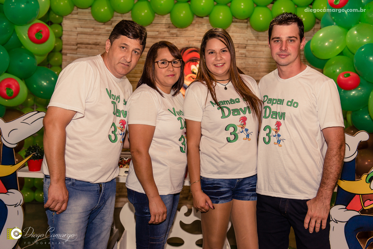 aniversario, quiosque scolaro, cacador, pica pau, linha cara, bolo, presente, docinho, salgado, brincadeira, ferias, festa, criança, pula pula, brigadeiro, decoração, escorrega, mágico