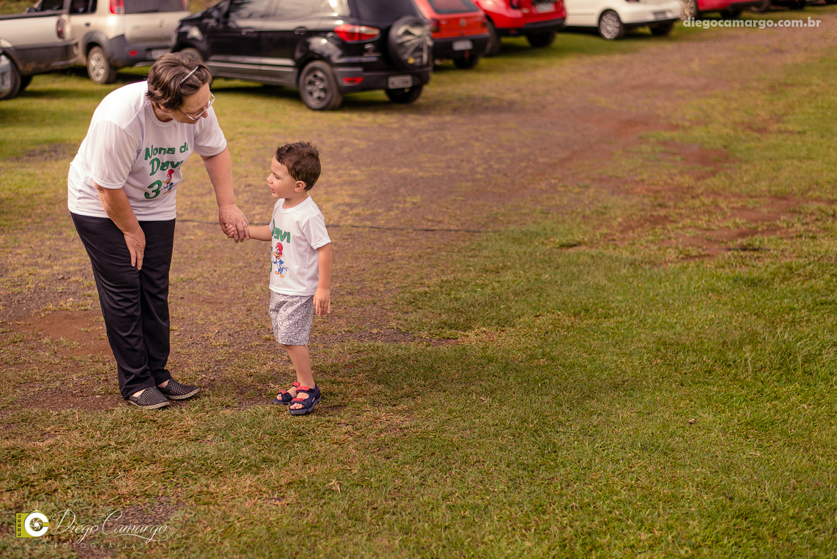 aniversario, quiosque scolaro, cacador, pica pau, linha cara, bolo, presente, docinho, salgado, brincadeira, ferias, festa, criança, pula pula, brigadeiro, decoração, escorrega, mágico