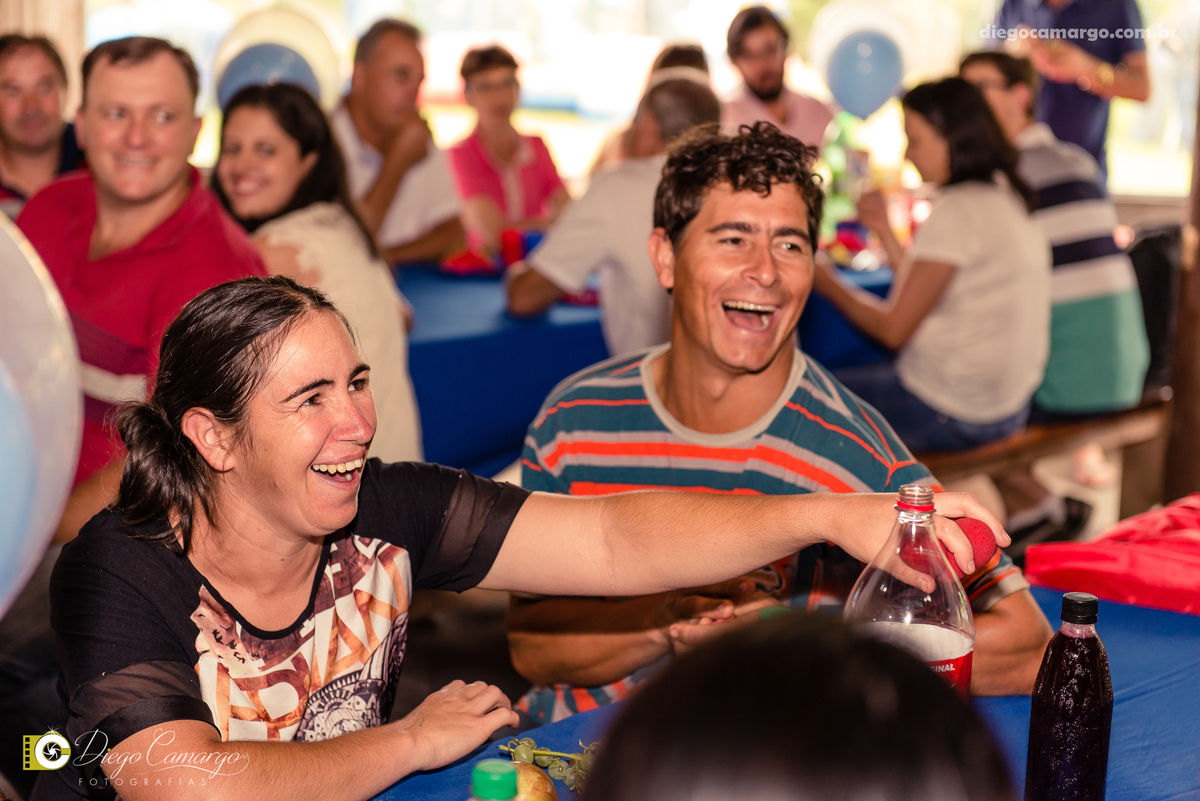 aniversario, quiosque scolaro, cacador, pica pau, linha cara, bolo, presente, docinho, salgado, brincadeira, ferias, festa, criança, pula pula, brigadeiro, decoração, escorrega, mágico