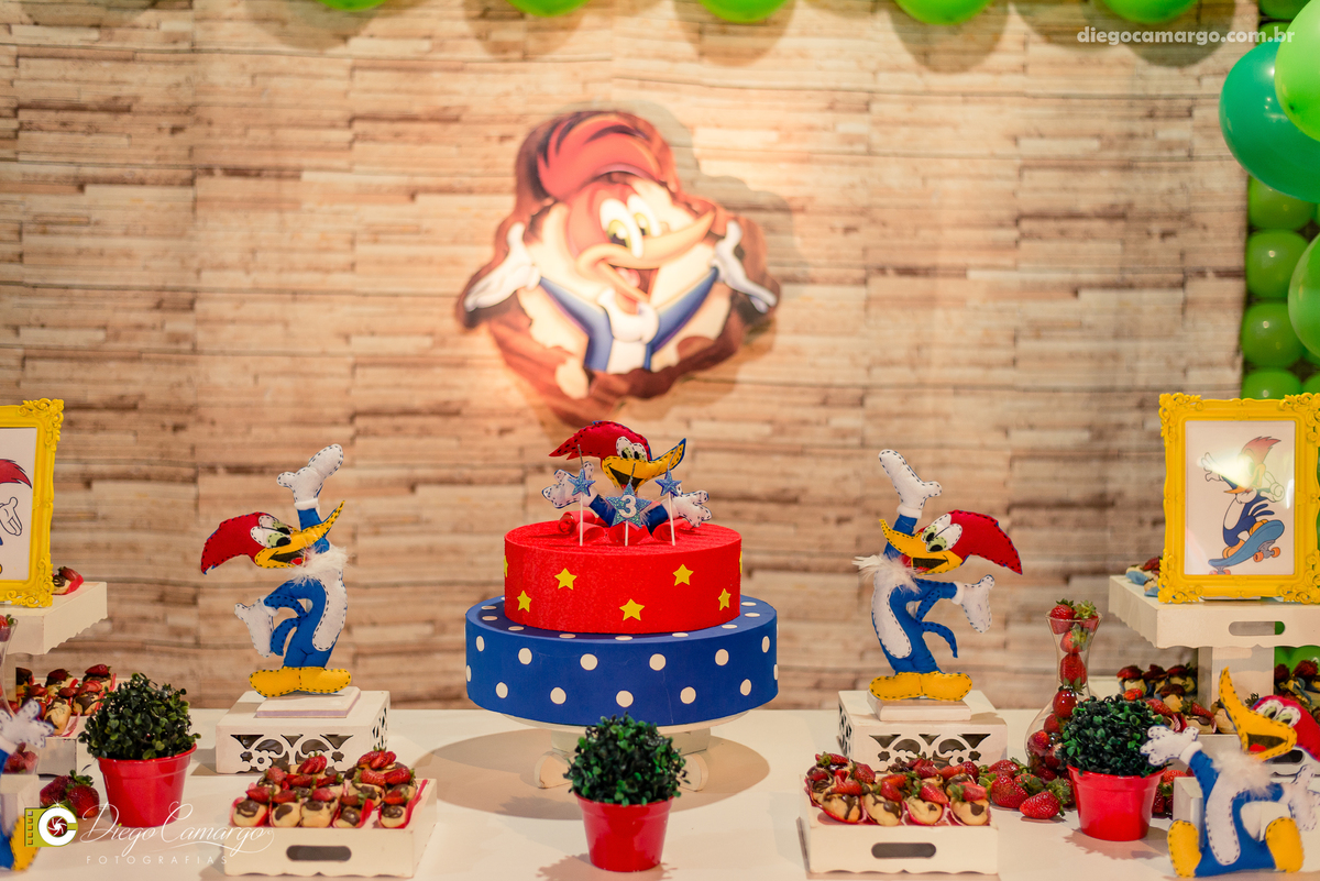 aniversario, quiosque scolaro, cacador, pica pau, linha cara, bolo, presente, docinho, salgado, brincadeira, ferias, festa, criança, pula pula, brigadeiro, decoração, escorrega, mágico