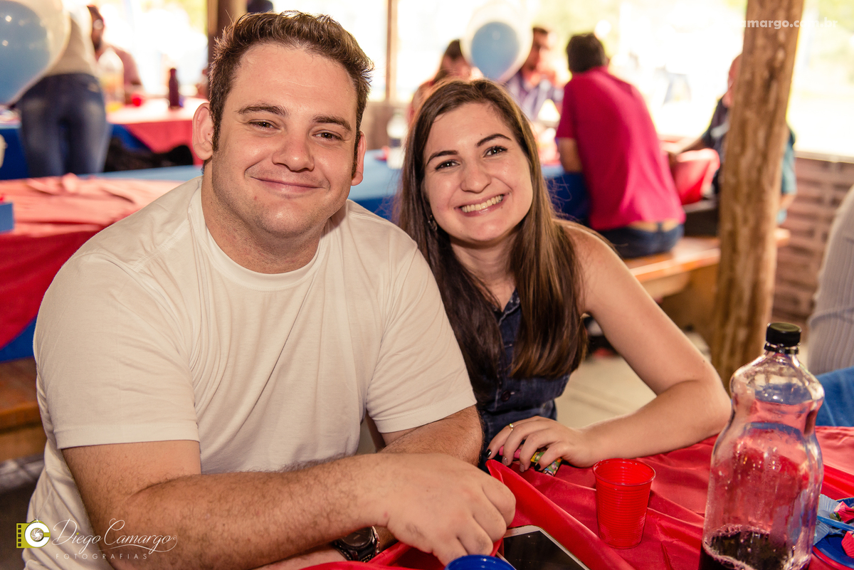 aniversario, quiosque scolaro, cacador, pica pau, linha cara, bolo, presente, docinho, salgado, brincadeira, ferias, festa, criança, pula pula, brigadeiro, decoração, escorrega, mágico