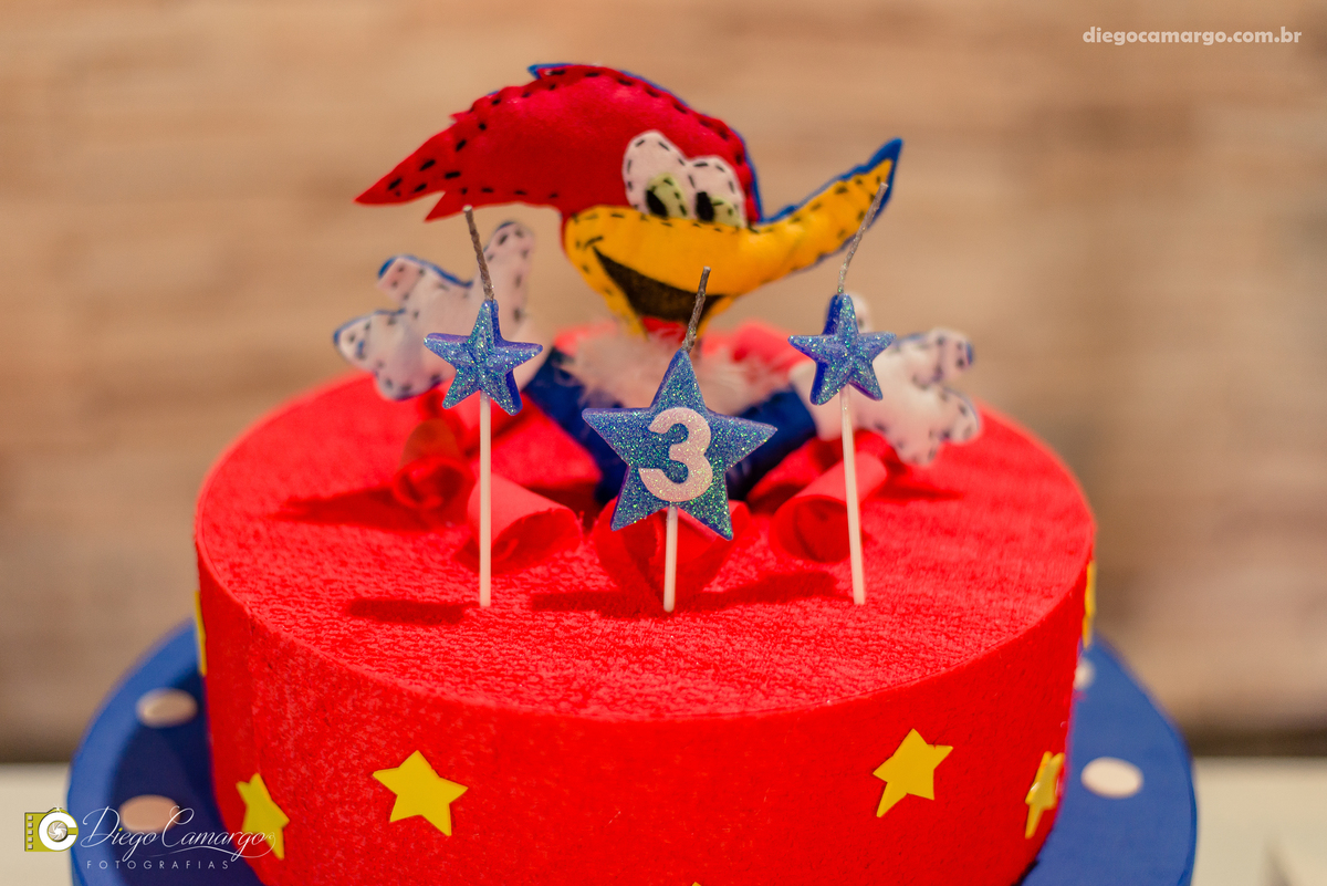 aniversario, quiosque scolaro, cacador, pica pau, linha cara, bolo, presente, docinho, salgado, brincadeira, ferias, festa, criança, pula pula, brigadeiro, decoração, escorrega, mágico