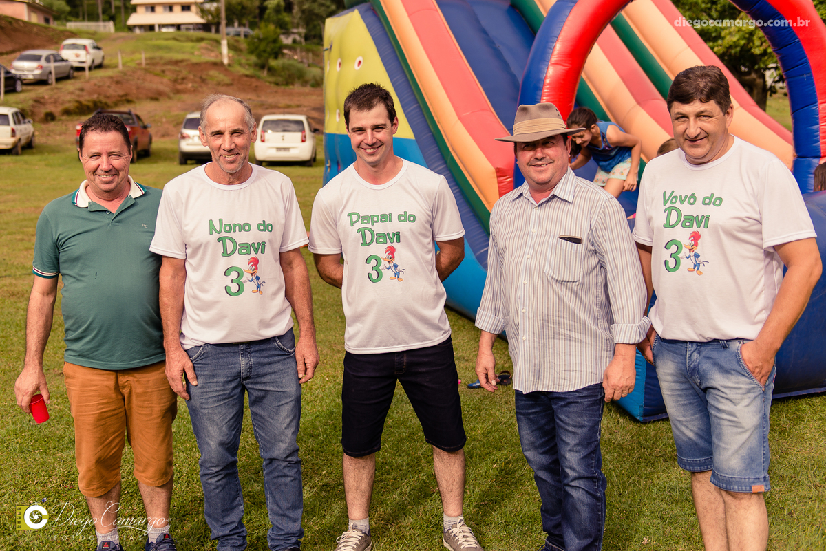 aniversario, quiosque scolaro, cacador, pica pau, linha cara, bolo, presente, docinho, salgado, brincadeira, ferias, festa, criança, pula pula, brigadeiro, decoração, escorrega, mágico