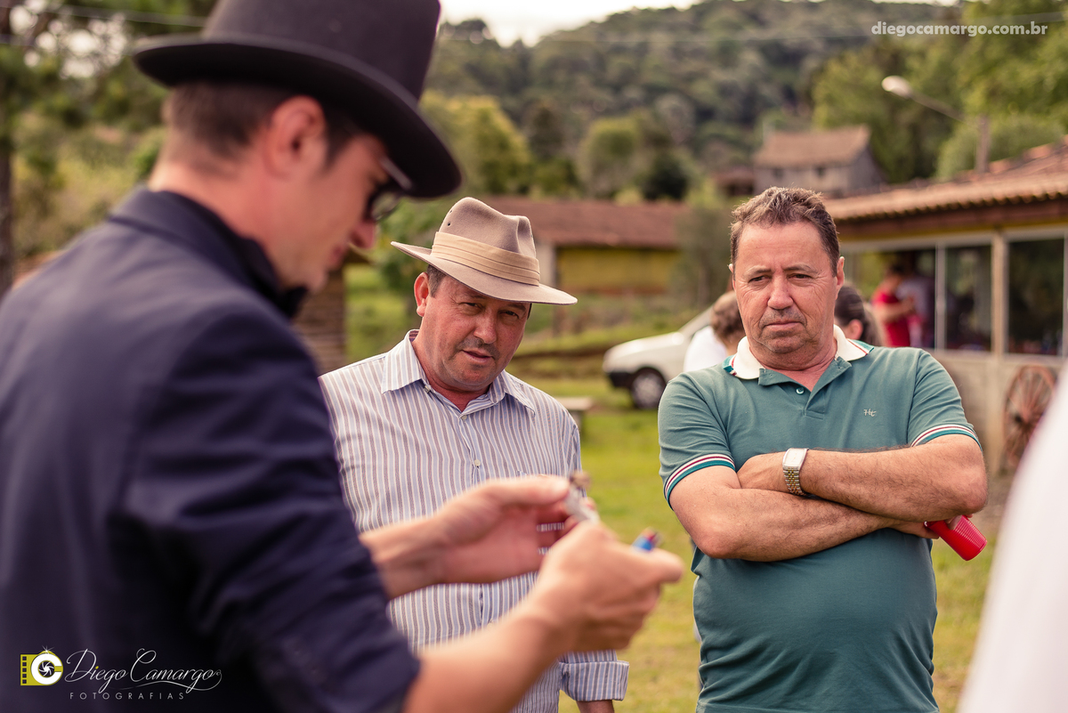 aniversario, quiosque scolaro, cacador, pica pau, linha cara, bolo, presente, docinho, salgado, brincadeira, ferias, festa, criança, pula pula, brigadeiro, decoração, escorrega, mágico