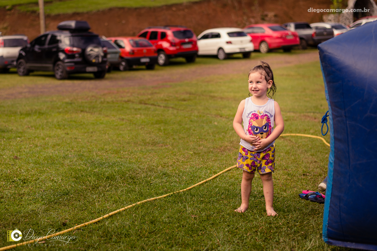 aniversario, quiosque scolaro, cacador, pica pau, linha cara, bolo, presente, docinho, salgado, brincadeira, ferias, festa, criança, pula pula, brigadeiro, decoração, escorrega, mágico