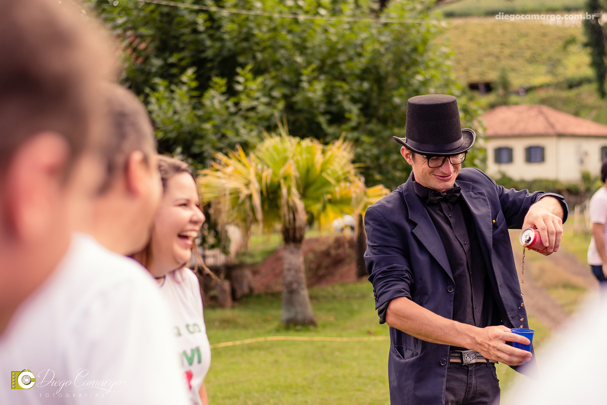 aniversario, quiosque scolaro, cacador, pica pau, linha cara, bolo, presente, docinho, salgado, brincadeira, ferias, festa, criança, pula pula, brigadeiro, decoração, escorrega, mágico