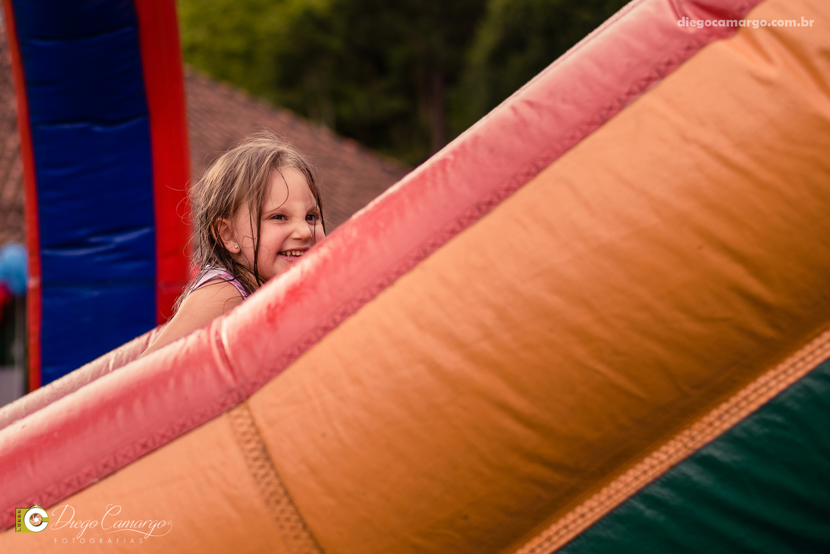 aniversario, quiosque scolaro, cacador, pica pau, linha cara, bolo, presente, docinho, salgado, brincadeira, ferias, festa, criança, pula pula, brigadeiro, decoração, escorrega, mágico