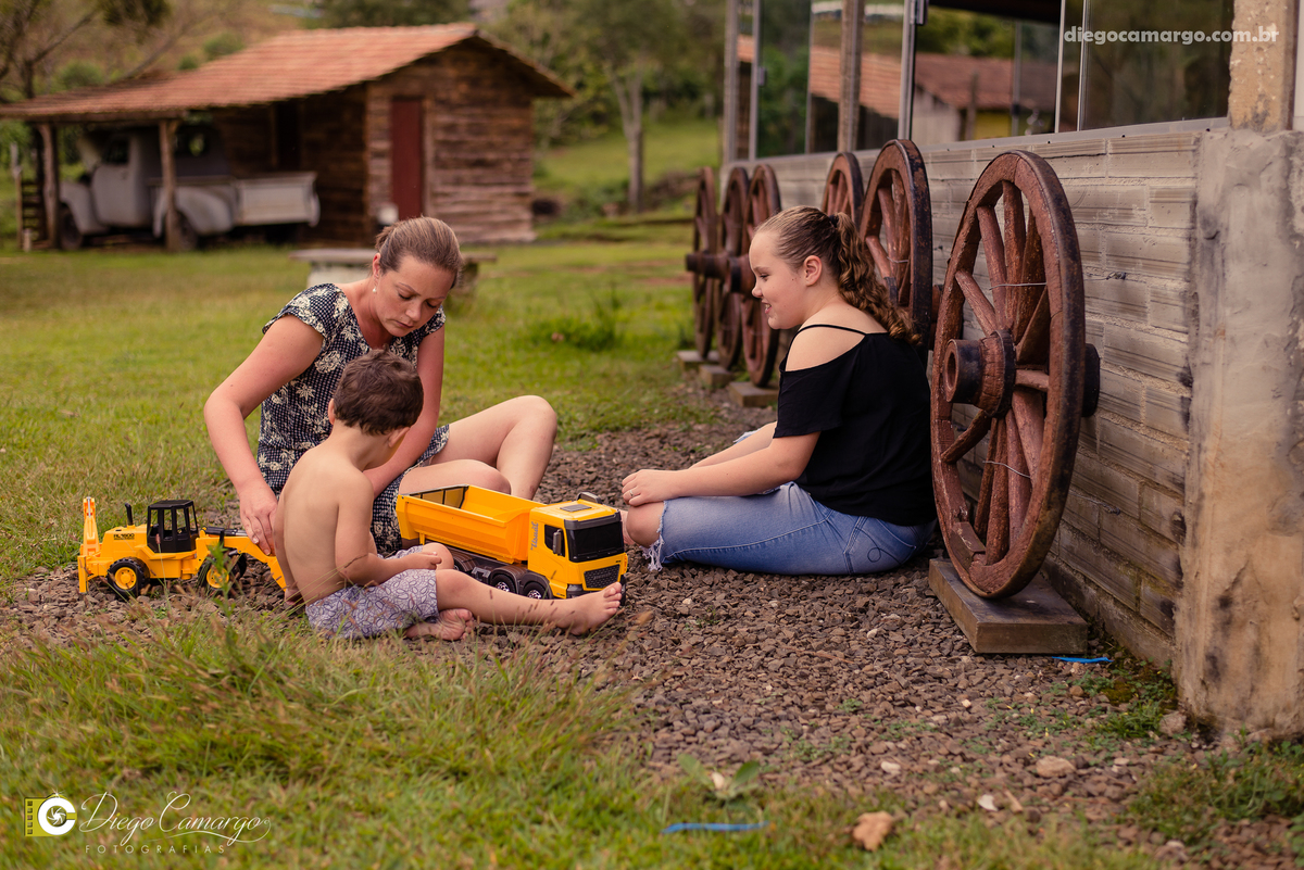 aniversario, quiosque scolaro, cacador, pica pau, linha cara, bolo, presente, docinho, salgado, brincadeira, ferias, festa, criança, pula pula, brigadeiro, decoração, escorrega, mágico