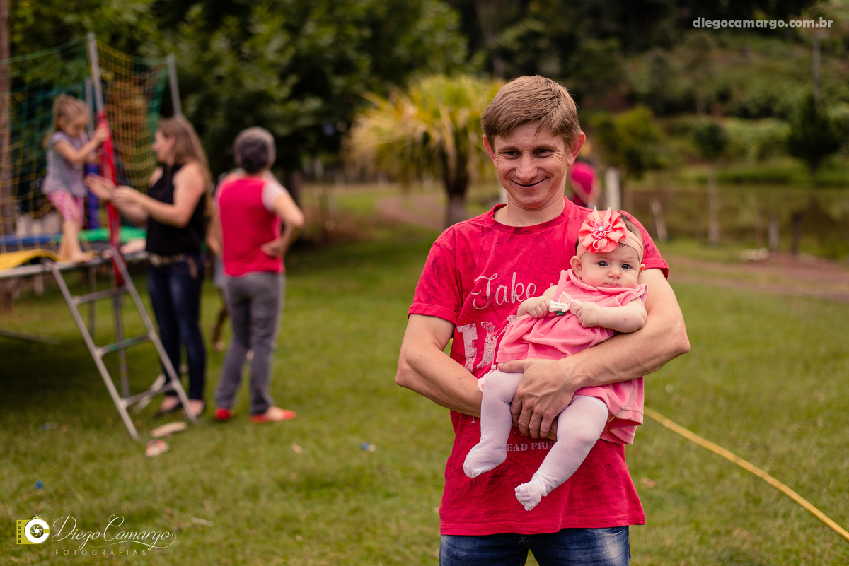 aniversario, quiosque scolaro, cacador, pica pau, linha cara, bolo, presente, docinho, salgado, brincadeira, ferias, festa, criança, pula pula, brigadeiro, decoração, escorrega, mágico