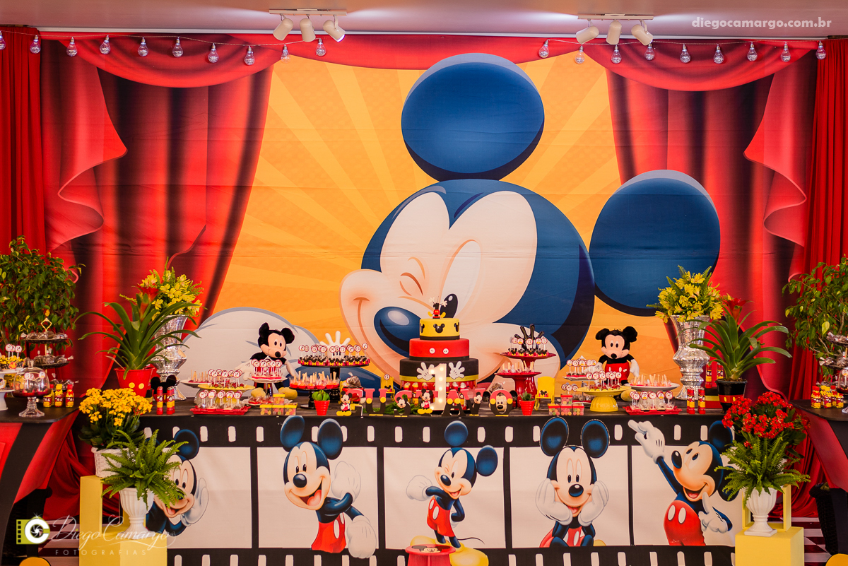 aniversario, festa infantil, bebe, 1 ano, brincadeira, doce, salgadinho, bolo, decoração, brinquedo, espuleto, juce decoracao, familia