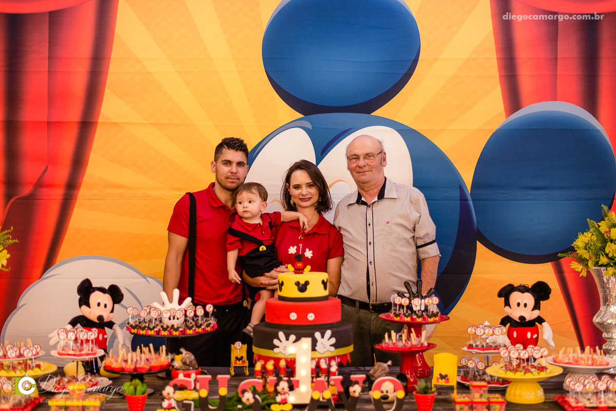 aniversario, festa infantil, bebe, 1 ano, brincadeira, doce, salgadinho, bolo, decoração, brinquedo, espuleto, juce decoracao, familia