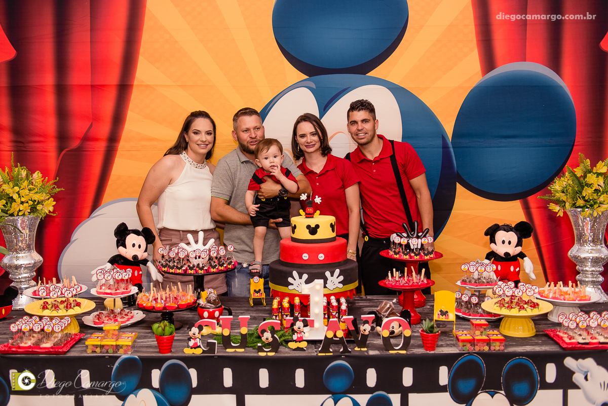 aniversario, festa infantil, bebe, 1 ano, brincadeira, doce, salgadinho, bolo, decoração, brinquedo, espuleto, juce decoracao, familia