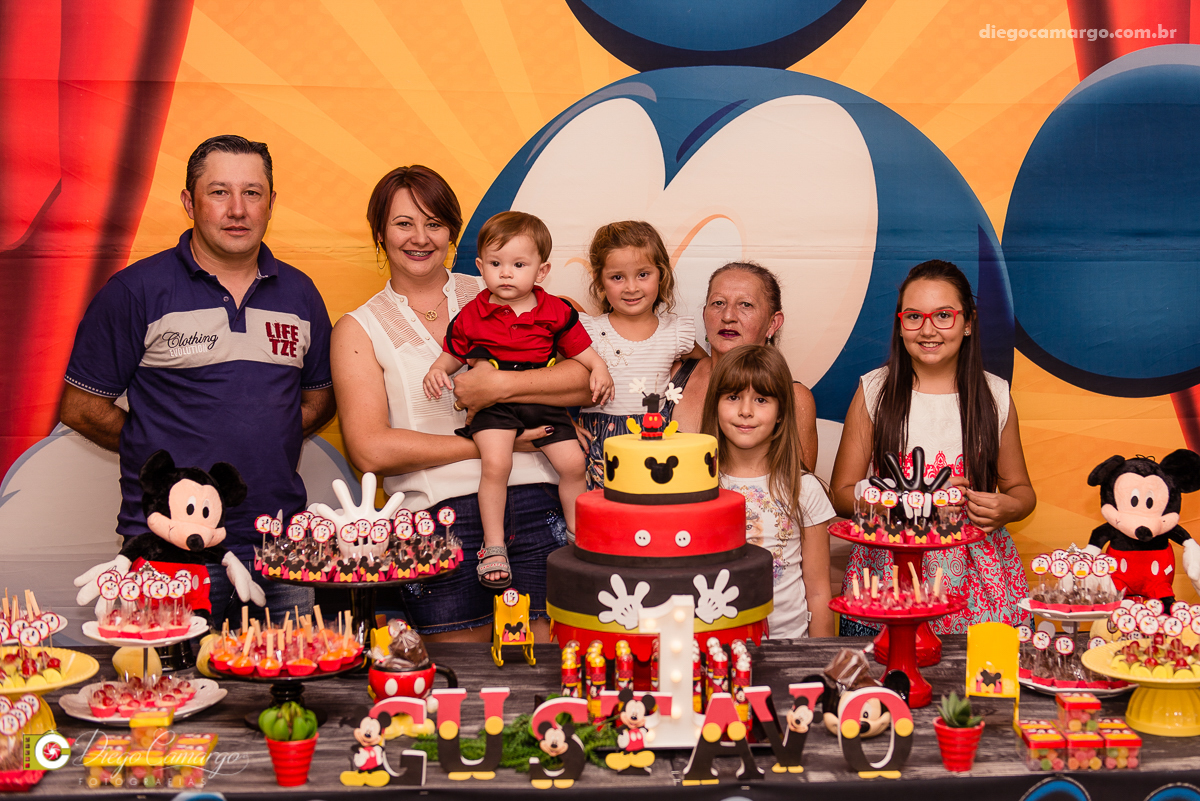 aniversario, festa infantil, bebe, 1 ano, brincadeira, doce, salgadinho, bolo, decoração, brinquedo, espuleto, juce decoracao, familia