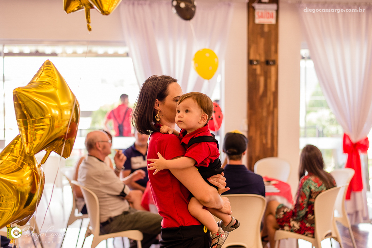 aniversario, festa infantil, bebe, 1 ano, brincadeira, doce, salgadinho, bolo, decoração, brinquedo, espuleto, juce decoracao, familia