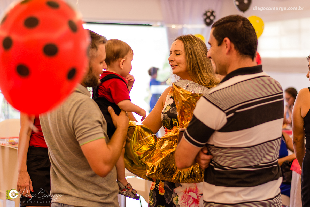 aniversario, festa infantil, bebe, 1 ano, brincadeira, doce, salgadinho, bolo, decoração, brinquedo, espuleto, juce decoracao, familia
