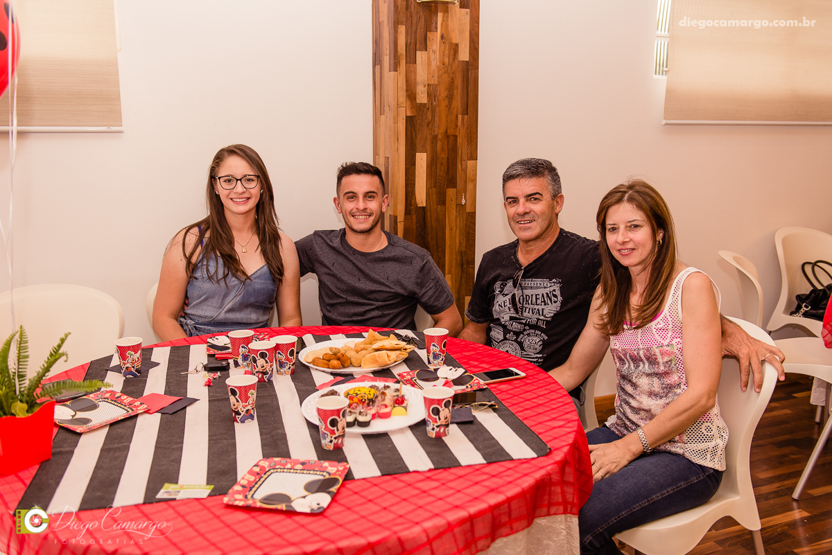 aniversario, festa infantil, bebe, 1 ano, brincadeira, doce, salgadinho, bolo, decoração, brinquedo, espuleto, juce decoracao, familia