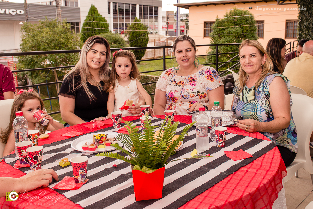 aniversario, festa infantil, bebe, 1 ano, brincadeira, doce, salgadinho, bolo, decoração, brinquedo, espuleto, juce decoracao, familia