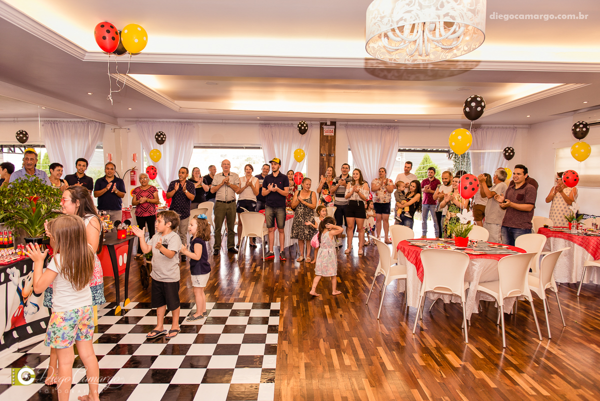 aniversario, festa infantil, bebe, 1 ano, brincadeira, doce, salgadinho, bolo, decoração, brinquedo, espuleto, juce decoracao, familia