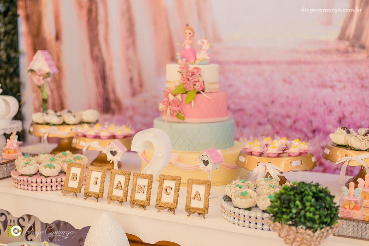 aniversario, espuleto, caçador, bianca, 2 anos, infantil, decoração, bolo, doces, salgados, festa, brincadeira.