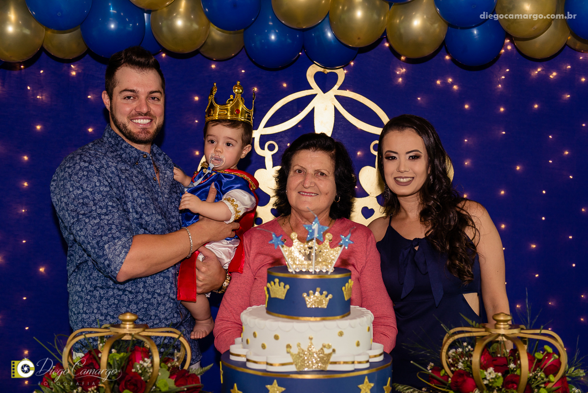 aniversario, festa infantil, bebe, 1 ano, brincadeira, doce, salgadinho, bolo, decoração, brinquedo, espuleto, decoracao, familia, viposa