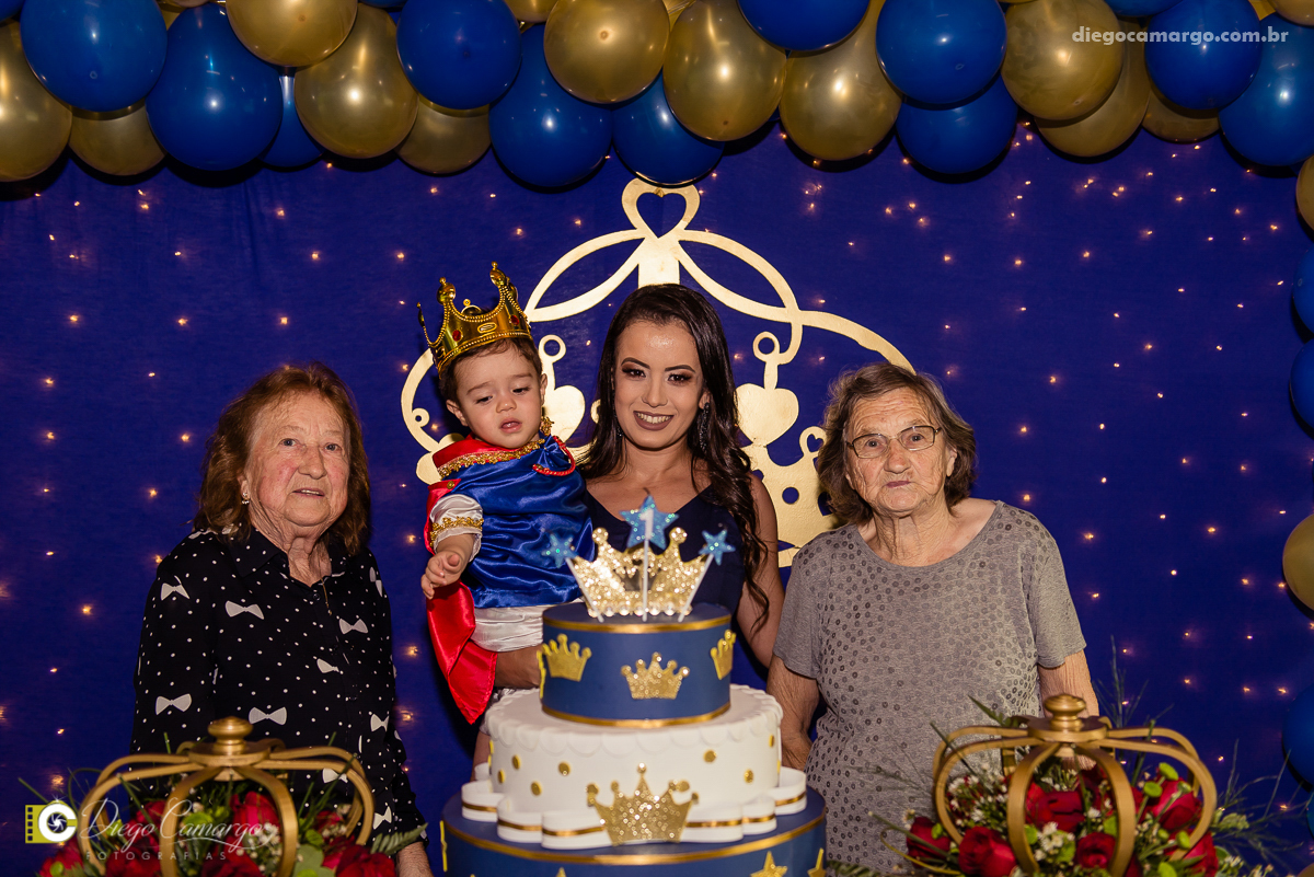 aniversario, festa infantil, bebe, 1 ano, brincadeira, doce, salgadinho, bolo, decoração, brinquedo, espuleto, decoracao, familia, viposa