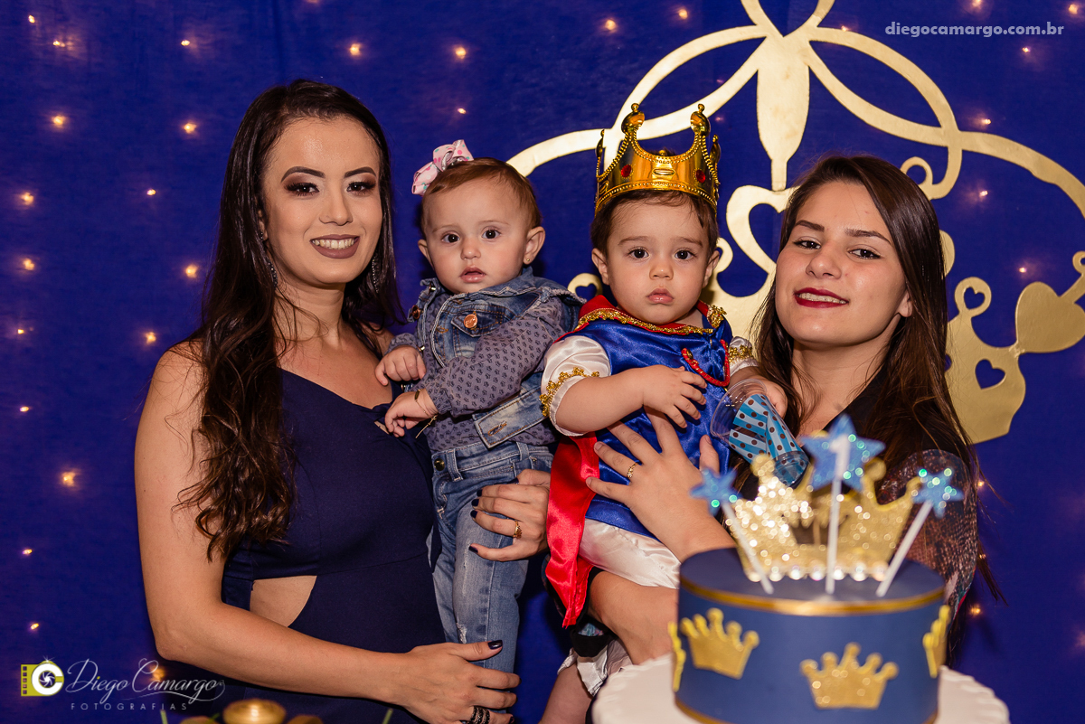 aniversario, festa infantil, bebe, 1 ano, brincadeira, doce, salgadinho, bolo, decoração, brinquedo, espuleto, decoracao, familia, viposa