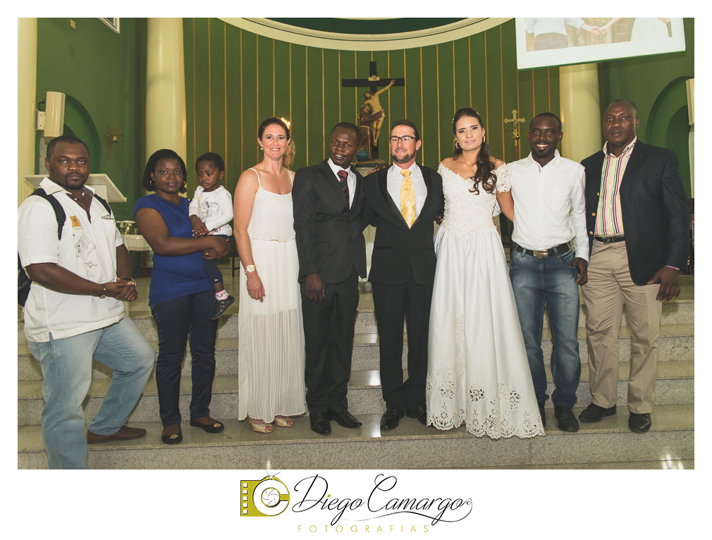 Este foi o casamento da Estela e Cristiano realizado na igreja Catedral de Caçador no dia 16 de abril de 2016.  Veja o vídeo e as fotos deste lindo casamento. Obrigado ao casal pela confiança, parabéns pela linda família