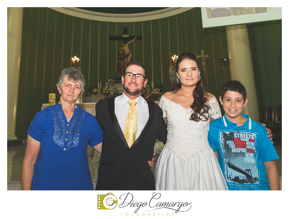 Este foi o casamento da Estela e Cristiano realizado na igreja Catedral de Caçador no dia 16 de abril de 2016.  Veja o vídeo e as fotos deste lindo casamento. Obrigado ao casal pela confiança, parabéns pela linda família