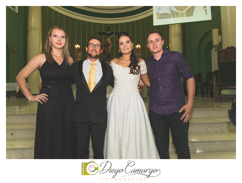 Este foi o casamento da Estela e Cristiano realizado na igreja Catedral de Caçador no dia 16 de abril de 2016.  Veja o vídeo e as fotos deste lindo casamento. Obrigado ao casal pela confiança, parabéns pela linda família