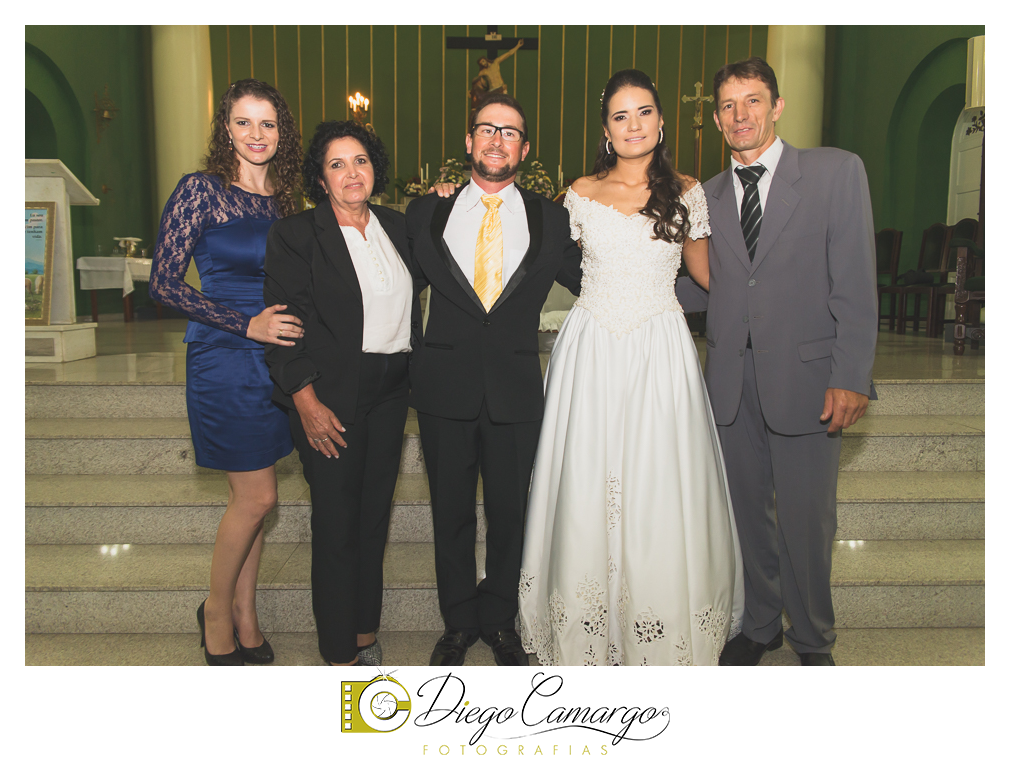 Este foi o casamento da Estela e Cristiano realizado na igreja Catedral de Caçador no dia 16 de abril de 2016.  Veja o vídeo e as fotos deste lindo casamento. Obrigado ao casal pela confiança, parabéns pela linda família