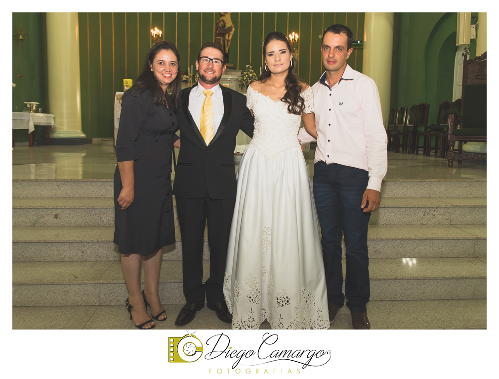 Este foi o casamento da Estela e Cristiano realizado na igreja Catedral de Caçador no dia 16 de abril de 2016.  Veja o vídeo e as fotos deste lindo casamento. Obrigado ao casal pela confiança, parabéns pela linda família