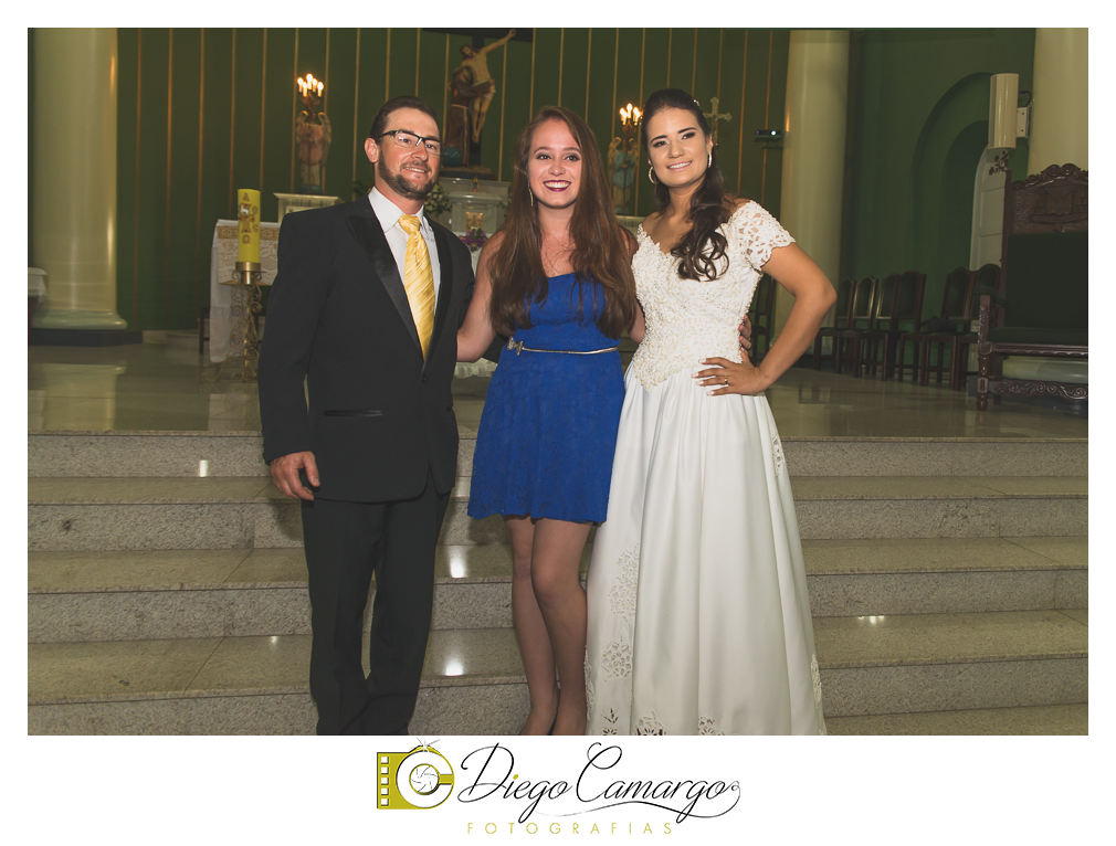 Este foi o casamento da Estela e Cristiano realizado na igreja Catedral de Caçador no dia 16 de abril de 2016.  Veja o vídeo e as fotos deste lindo casamento. Obrigado ao casal pela confiança, parabéns pela linda família