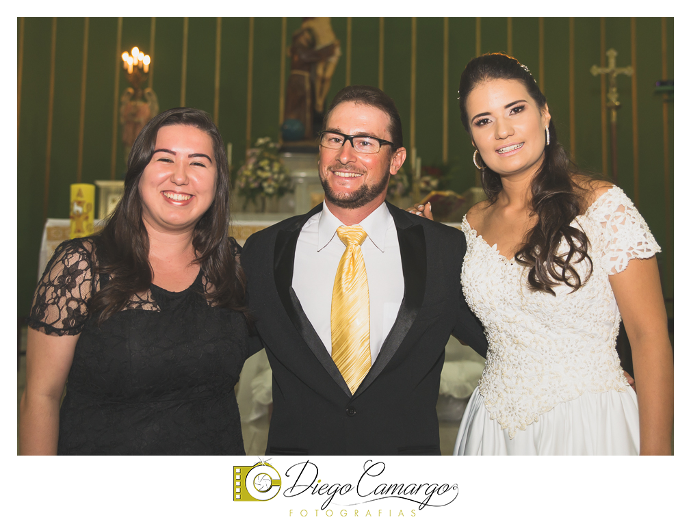 Este foi o casamento da Estela e Cristiano realizado na igreja Catedral de Caçador no dia 16 de abril de 2016.  Veja o vídeo e as fotos deste lindo casamento. Obrigado ao casal pela confiança, parabéns pela linda família