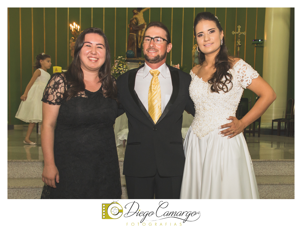 Este foi o casamento da Estela e Cristiano realizado na igreja Catedral de Caçador no dia 16 de abril de 2016.  Veja o vídeo e as fotos deste lindo casamento. Obrigado ao casal pela confiança, parabéns pela linda família