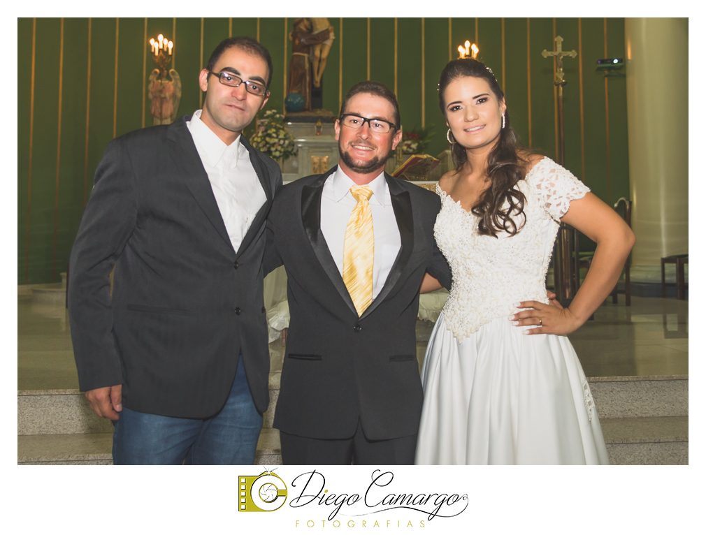 Este foi o casamento da Estela e Cristiano realizado na igreja Catedral de Caçador no dia 16 de abril de 2016.  Veja o vídeo e as fotos deste lindo casamento. Obrigado ao casal pela confiança, parabéns pela linda família