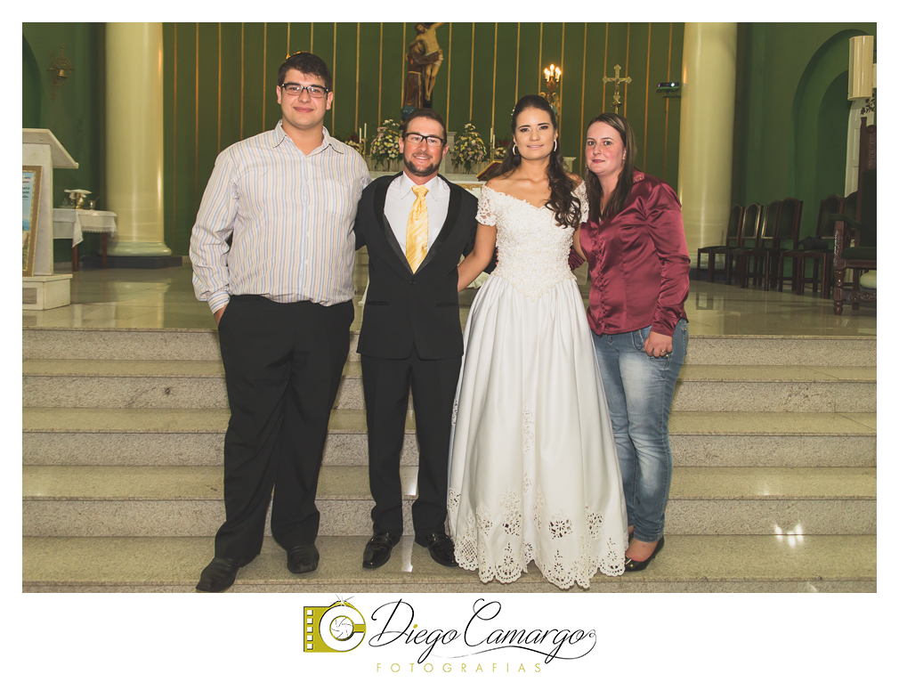 Este foi o casamento da Estela e Cristiano realizado na igreja Catedral de Caçador no dia 16 de abril de 2016.  Veja o vídeo e as fotos deste lindo casamento. Obrigado ao casal pela confiança, parabéns pela linda família