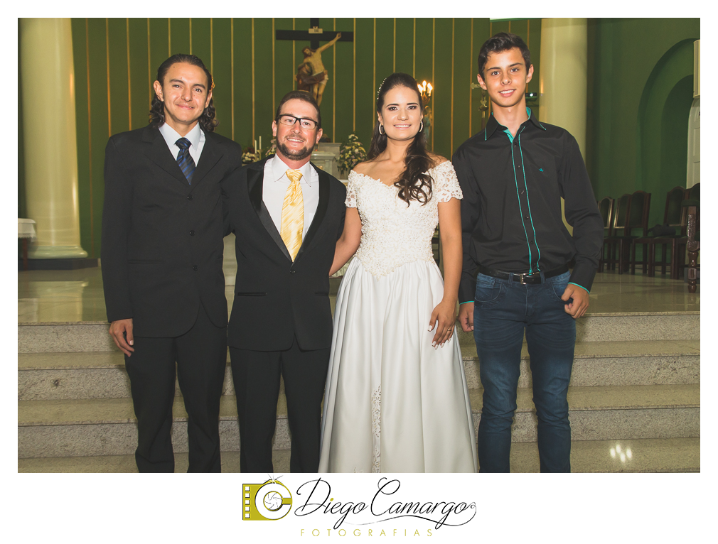 Este foi o casamento da Estela e Cristiano realizado na igreja Catedral de Caçador no dia 16 de abril de 2016.  Veja o vídeo e as fotos deste lindo casamento. Obrigado ao casal pela confiança, parabéns pela linda família