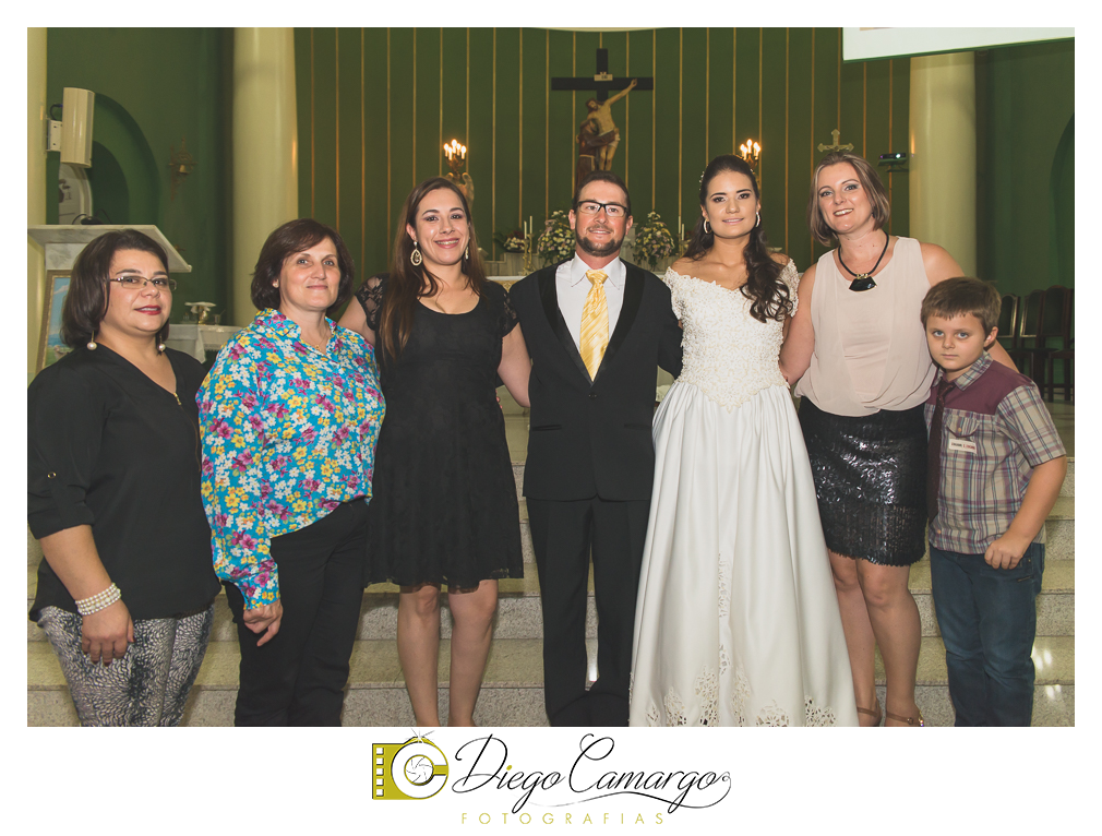Este foi o casamento da Estela e Cristiano realizado na igreja Catedral de Caçador no dia 16 de abril de 2016.  Veja o vídeo e as fotos deste lindo casamento. Obrigado ao casal pela confiança, parabéns pela linda família