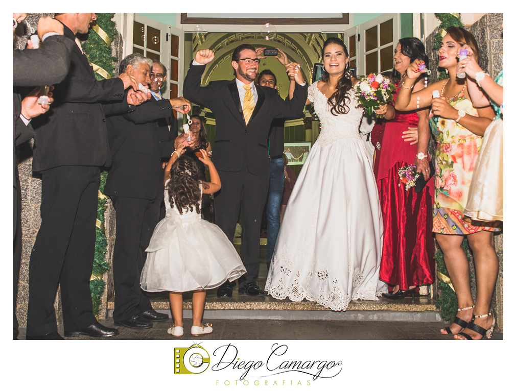 Este foi o casamento da Estela e Cristiano realizado na igreja Catedral de Caçador no dia 16 de abril de 2016.  Veja o vídeo e as fotos deste lindo casamento. Obrigado ao casal pela confiança, parabéns pela linda família